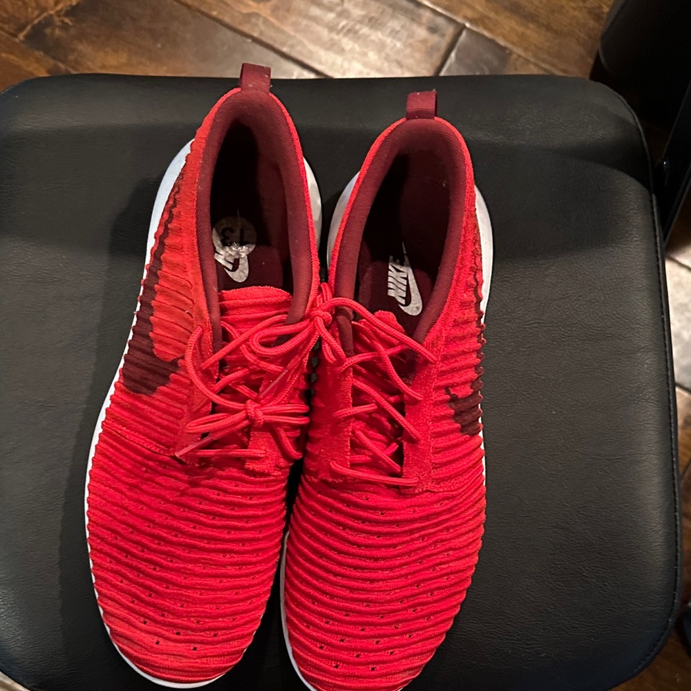 Nike Men's Vibrant Red Athletic Shoes
